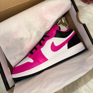 BRAND NEW! AIR JORDAN 1 LOW FIERCE PINK FOR SALE!